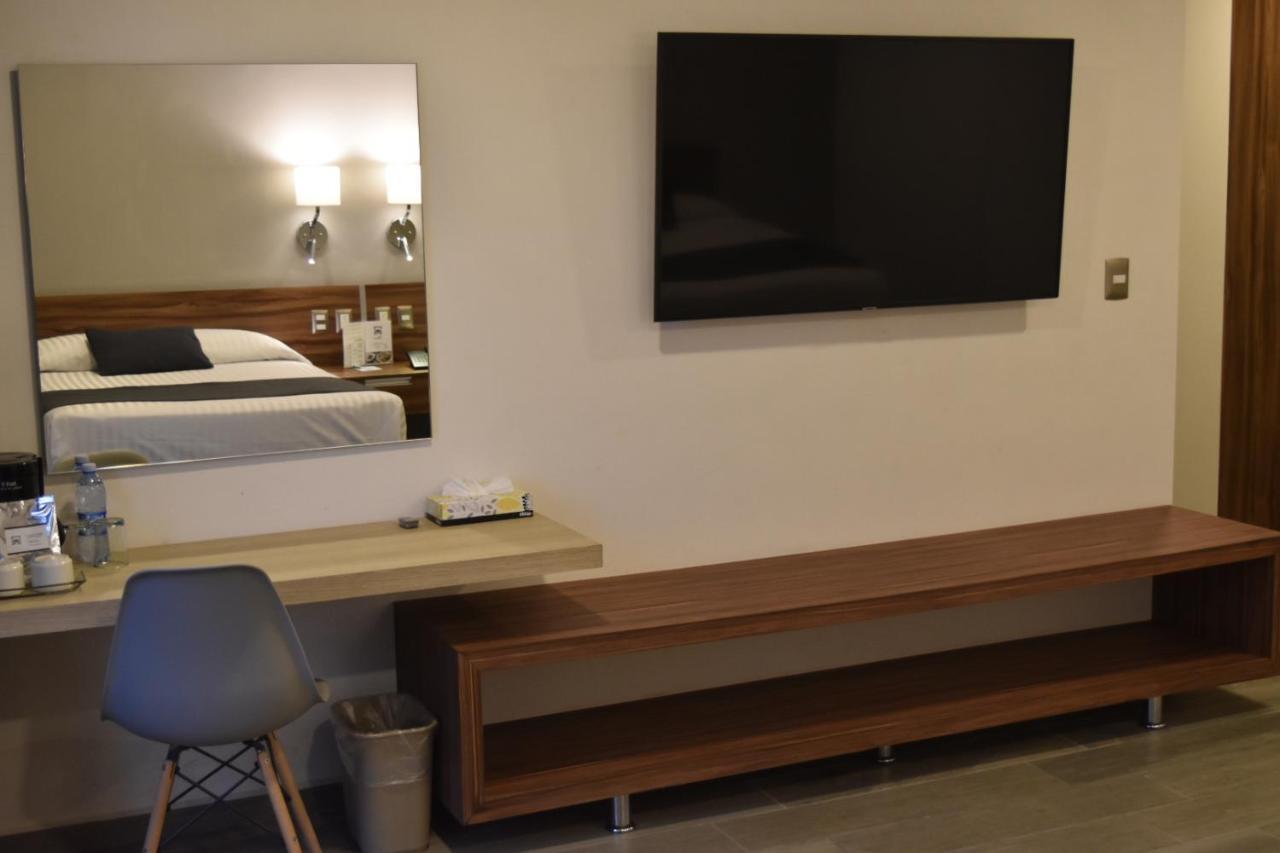Estanza Hotel & Suites Morelia Extérieur photo