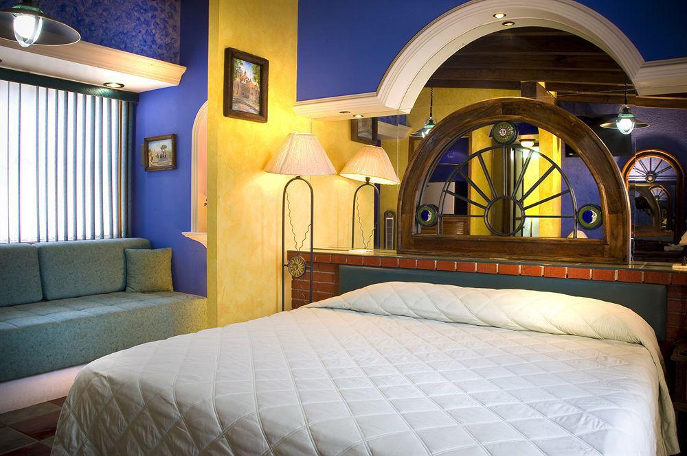 Estanza Hotel & Suites Morelia Extérieur photo