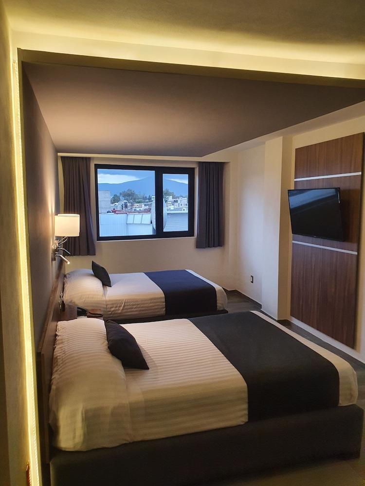 Estanza Hotel & Suites Morelia Extérieur photo