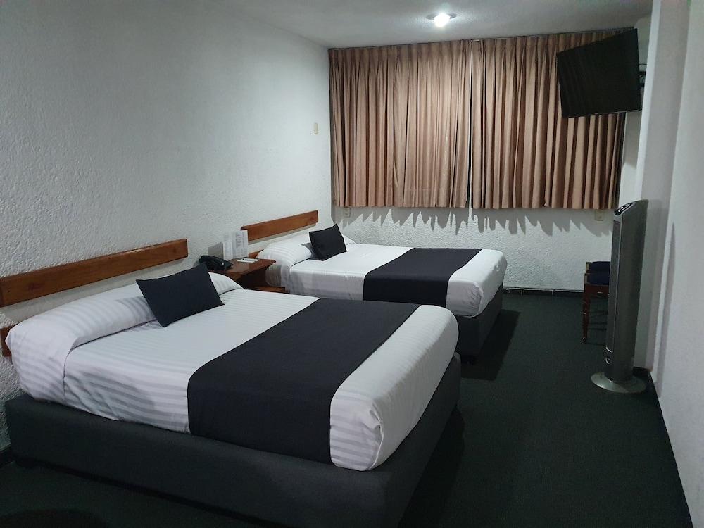 Estanza Hotel & Suites Morelia Extérieur photo