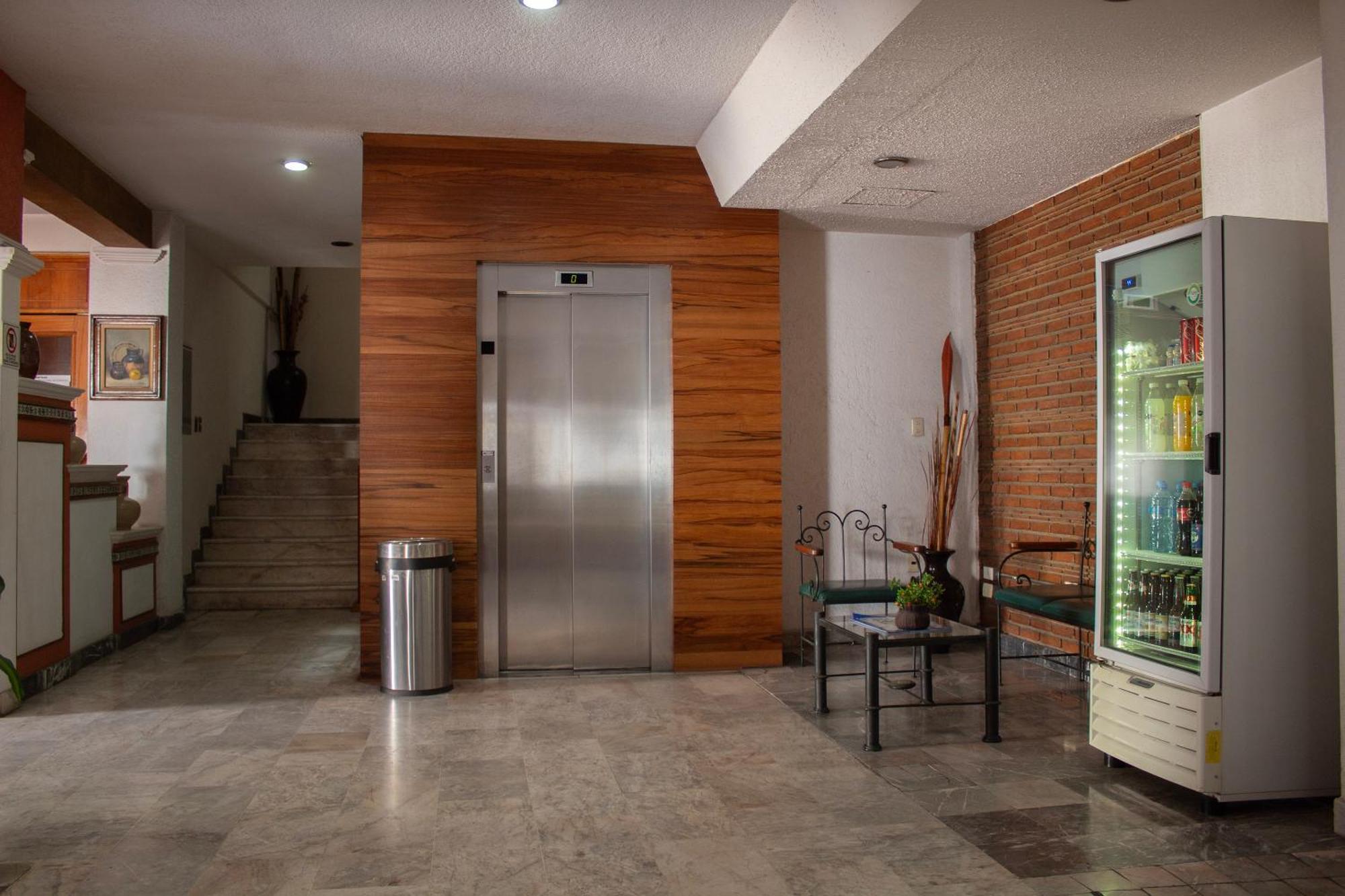 Estanza Hotel & Suites Morelia Extérieur photo