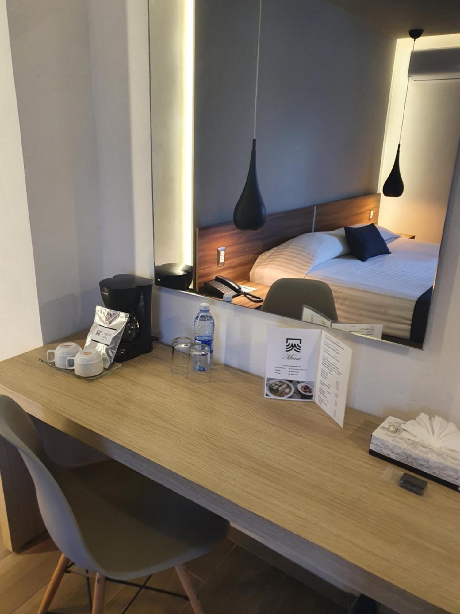 Estanza Hotel & Suites Morelia Chambre photo