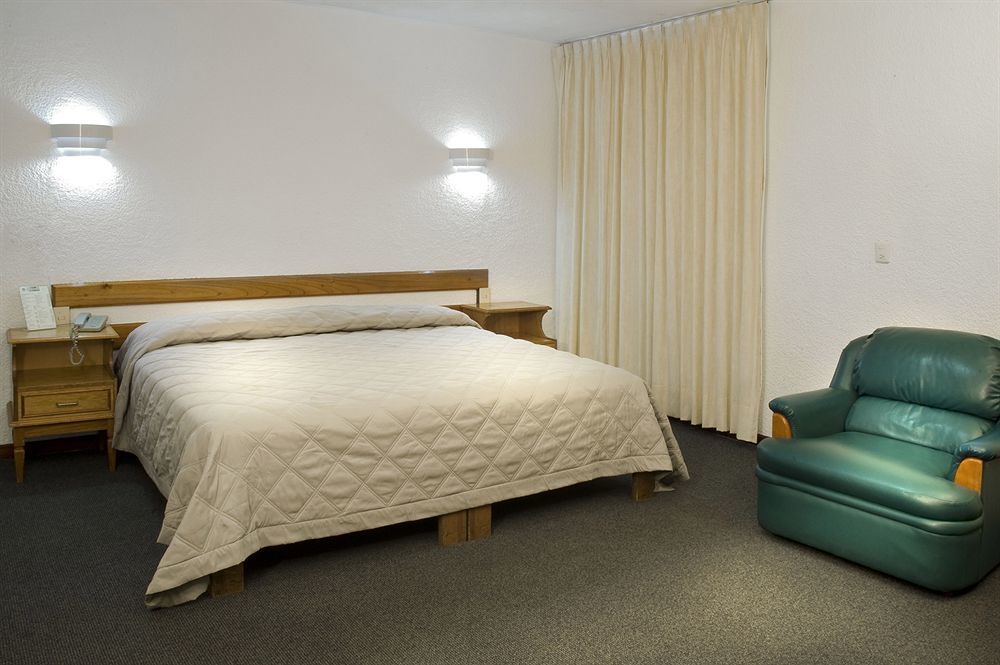 Estanza Hotel & Suites Morelia Extérieur photo
