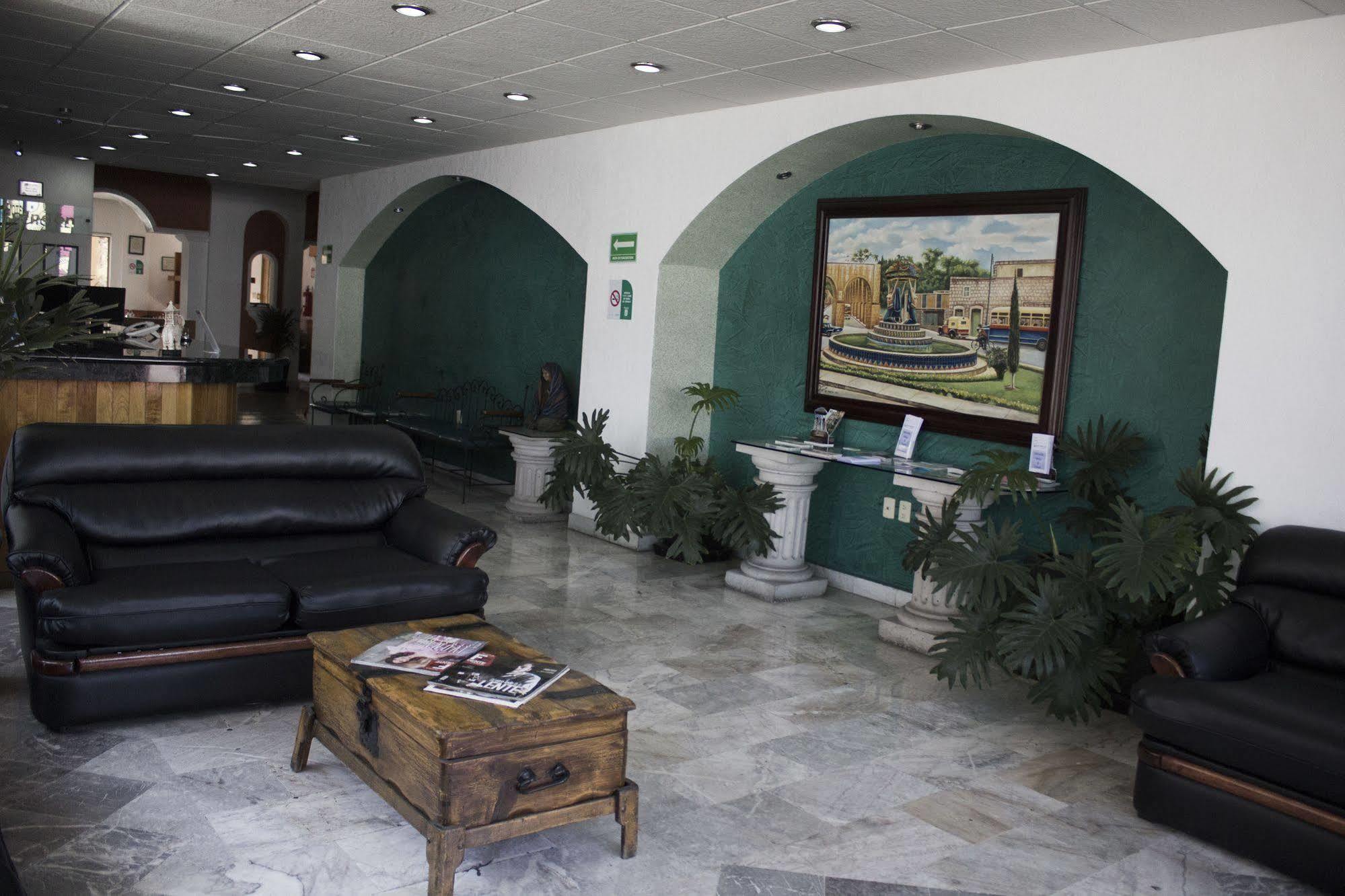 Estanza Hotel & Suites Morelia Extérieur photo