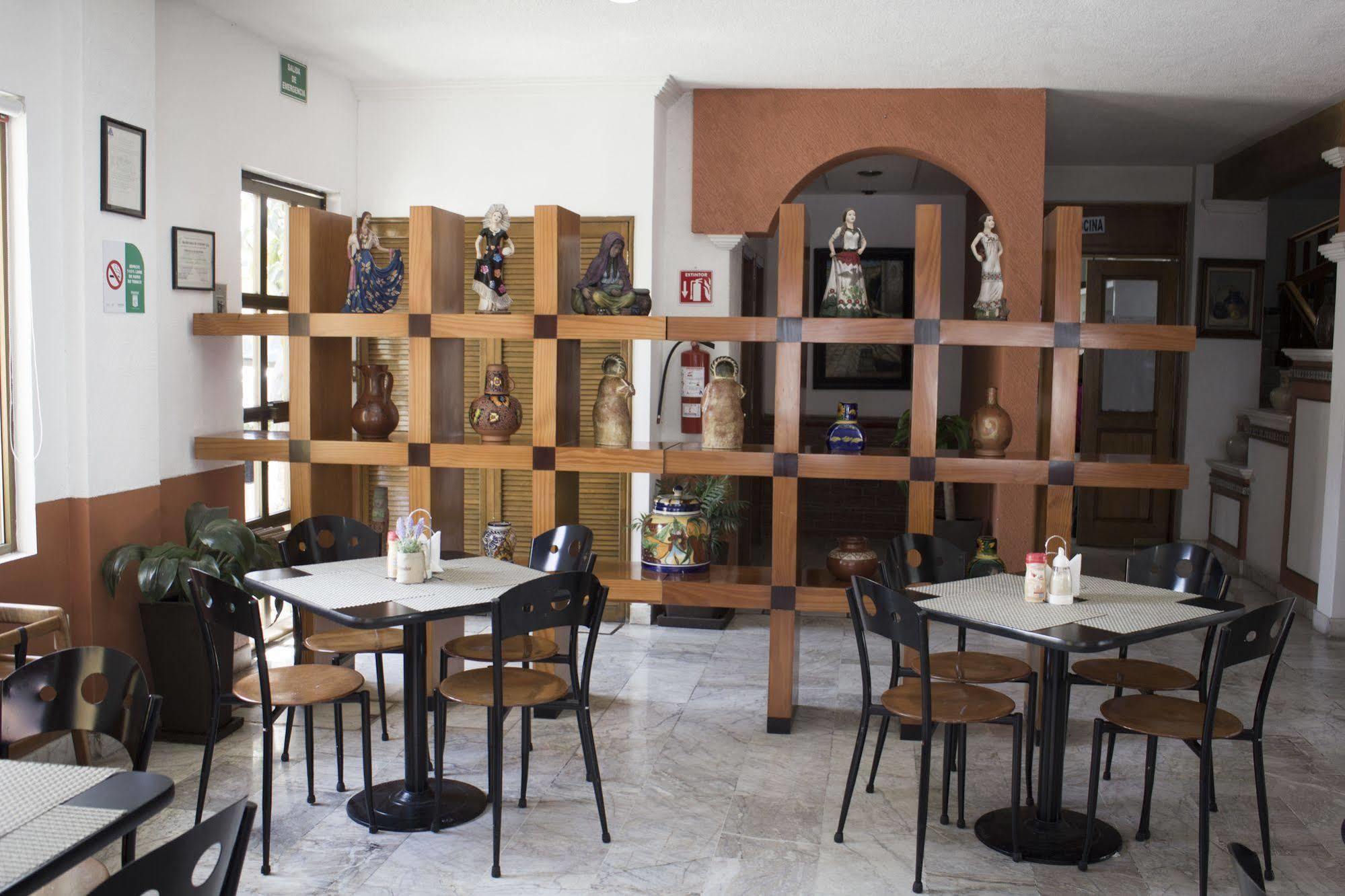Estanza Hotel & Suites Morelia Extérieur photo